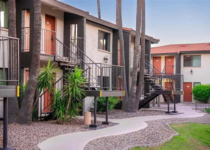 Apartament Scottsdale's Premium Short Term Getaway, Fully Furnished 1 Bedroom Homes, Free Golf, Cable, Utilities, Wi-fi, Parking, Pool, And Bike Trails- Unit 112 Apts *