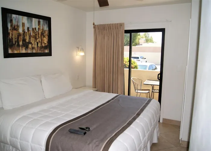 Scottsdale's Premium Short Term Getaway, Fully Furnished 1 Bedroom Homes, Free Golf, Cable, Utilities, Wi-fi, Parking, Pool, And Bike Trails- Unit 112 Apts