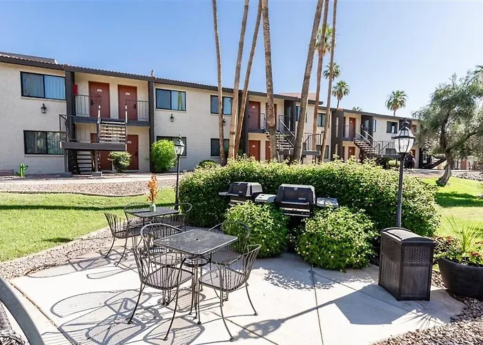 Scottsdale's Premium Short Term Getaway, Fully Furnished 1 Bedroom Homes, Free Golf, Cable, Utilities, Wi-fi, Parking, Pool, And Bike Trails- Unit 112 Apts *