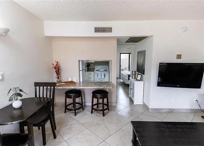 Scottsdale's Premium Short Term Getaway, Fully Furnished 1 Bedroom Homes, Free Golf, Cable, Utilities, Wi-fi, Parking, Pool, And Bike Trails- Unit 112 Apts Scottsdale
