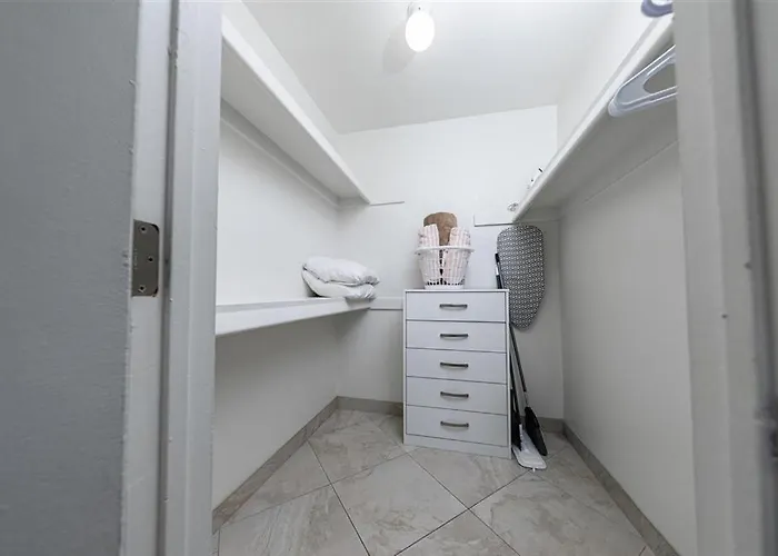 Scottsdale's Premium Short Term Getaway, Fully Furnished 1 Bedroom Homes, Free Golf, Cable, Utilities, Wi-fi, Parking, Pool, And Bike Trails- Unit 112 Apts